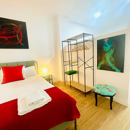 Completo Y Bello Apartamento En Малага Екстериор снимка