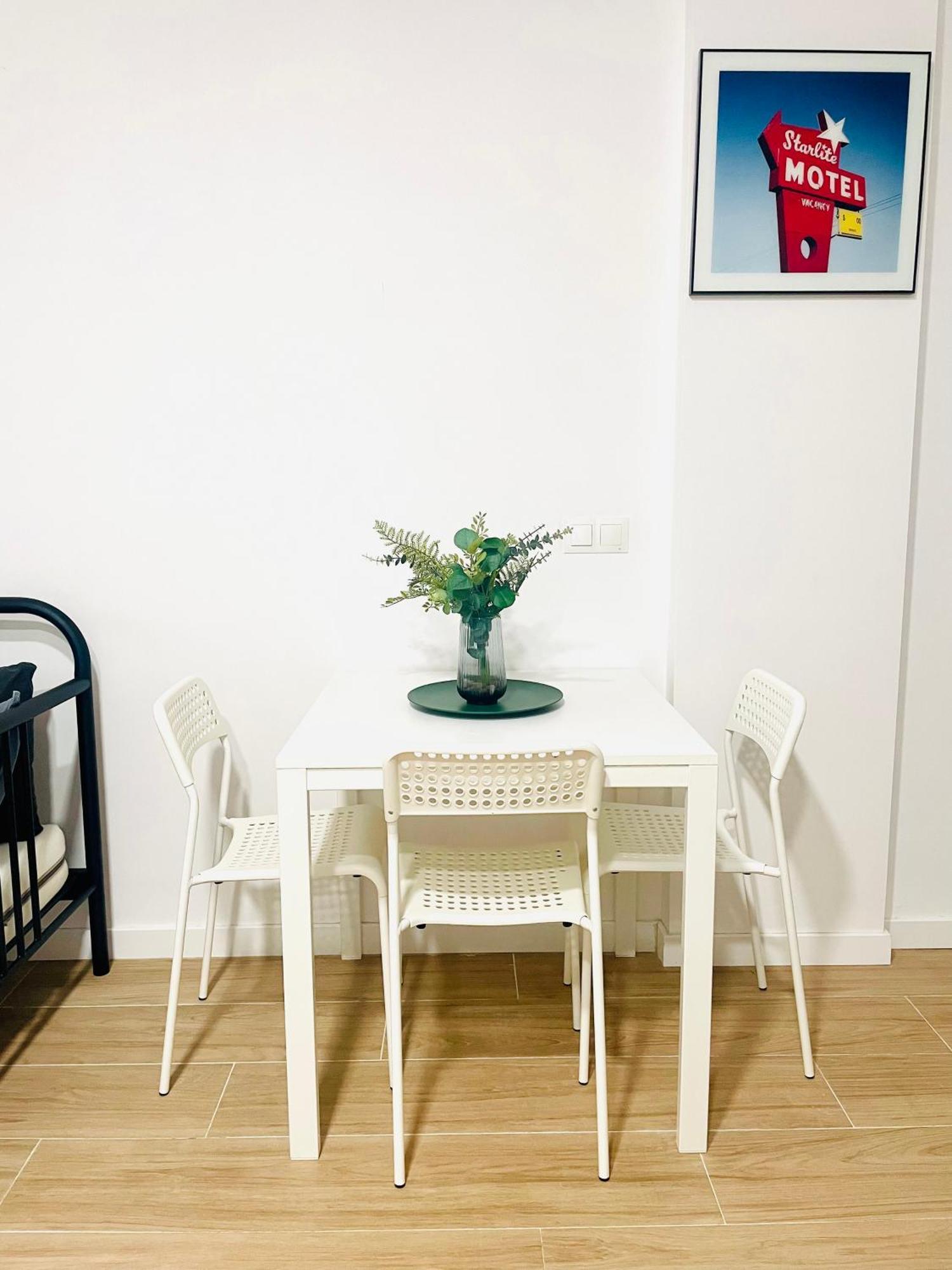 Completo Y Bello Apartamento En Малага Екстериор снимка