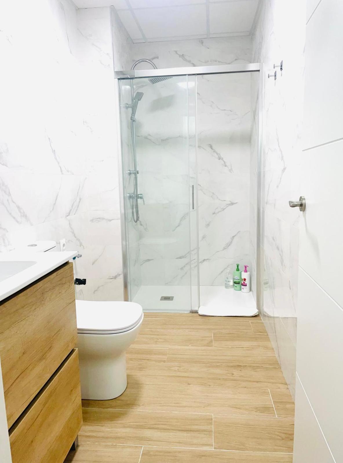 Completo Y Bello Apartamento En Малага Екстериор снимка