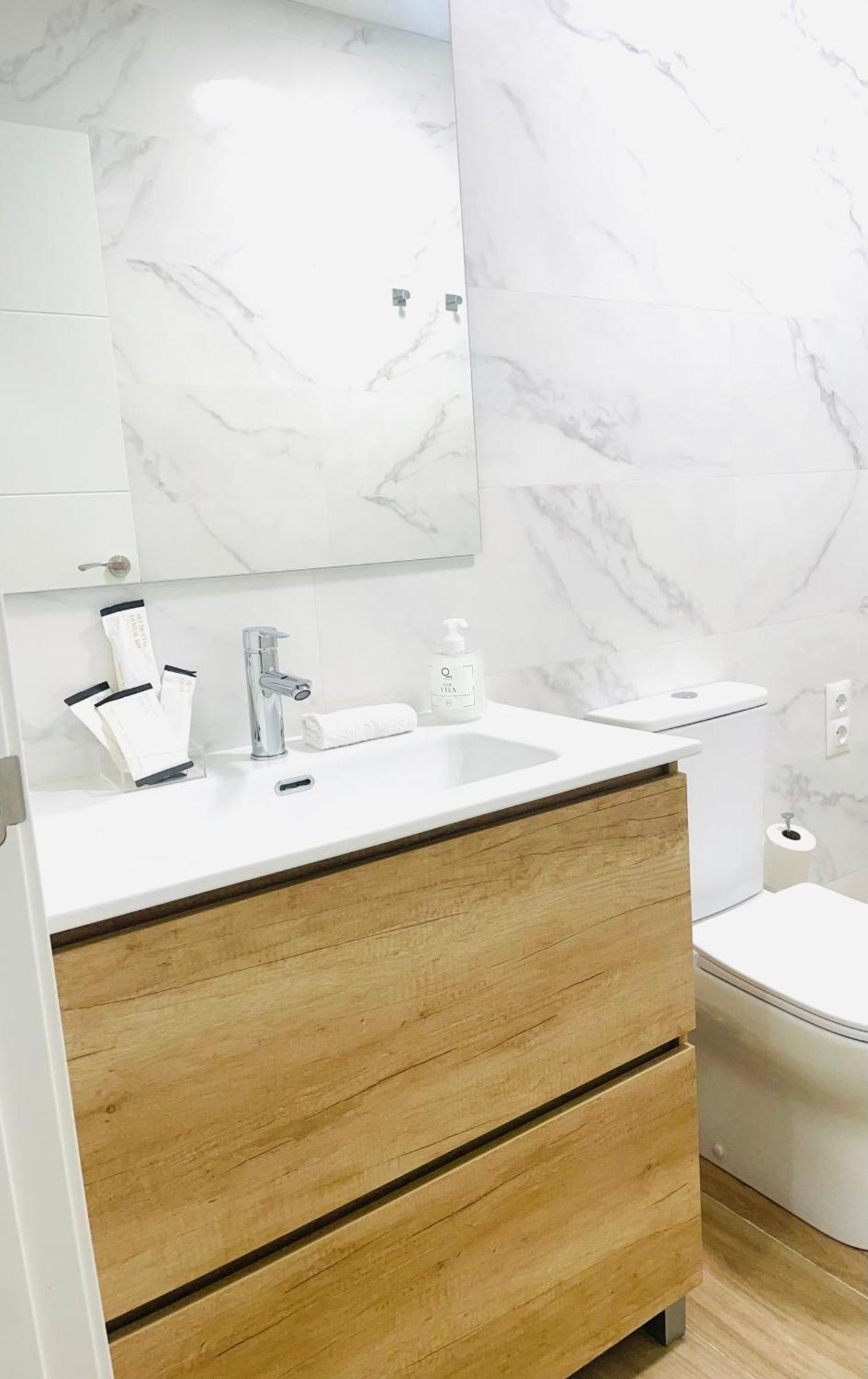 Completo Y Bello Apartamento En Малага Екстериор снимка