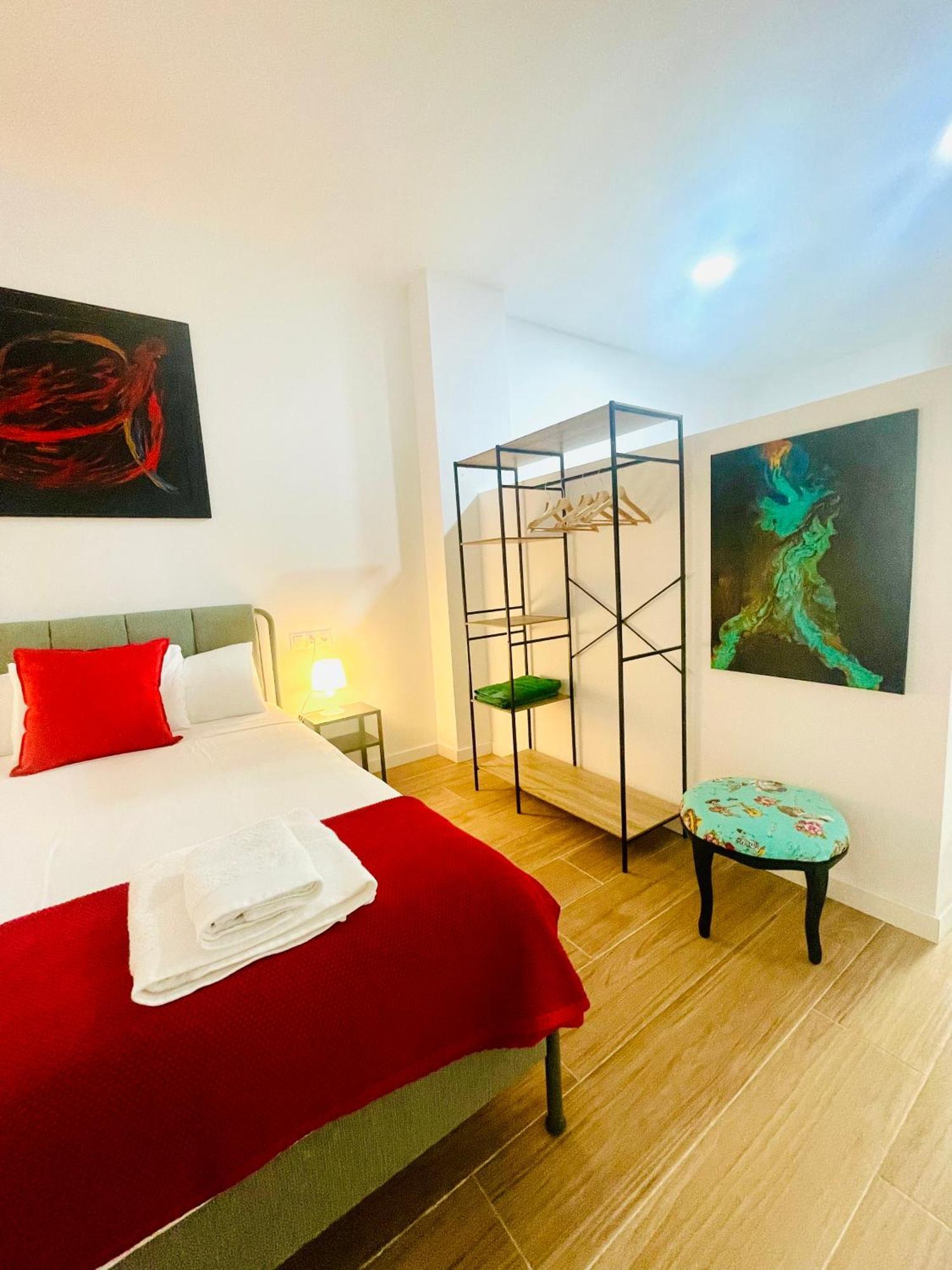 Completo Y Bello Apartamento En Малага Екстериор снимка