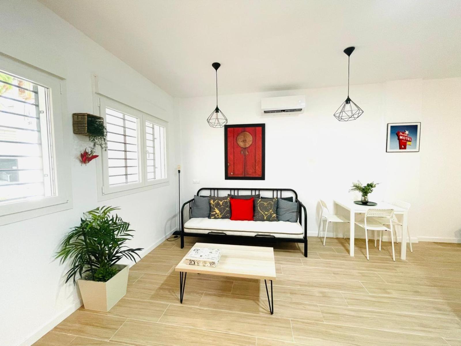 Completo Y Bello Apartamento En Малага Екстериор снимка